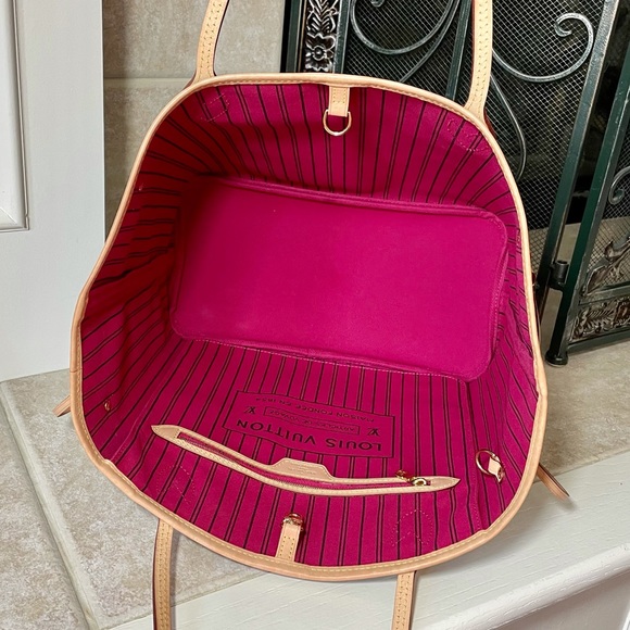 Louis Vuitton Neverfull MM Monogram Print - Picture 7 of 9